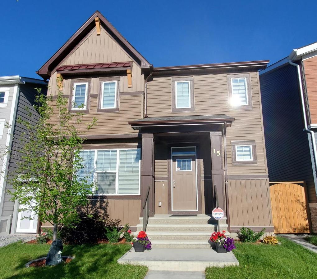 Delightful 1-Bedroom Private Suite In A New Home Calgary Exterior photo