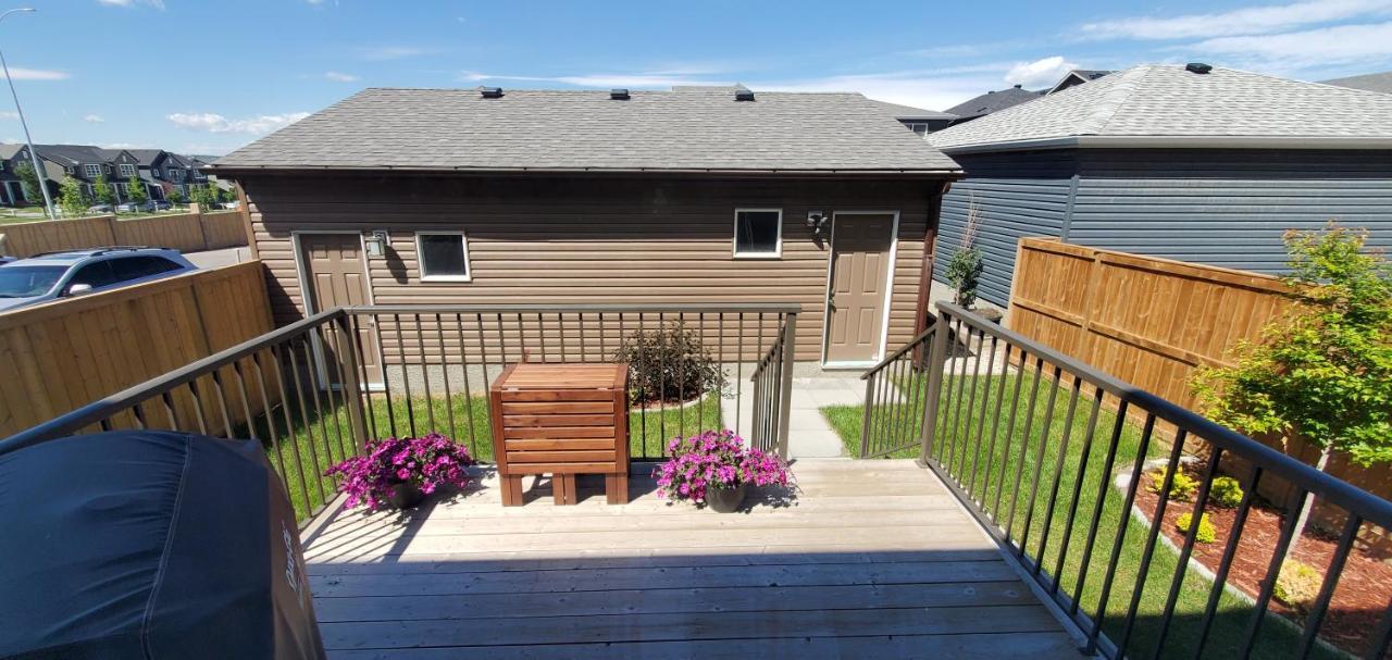 Delightful 1-Bedroom Private Suite In A New Home Calgary Exterior photo