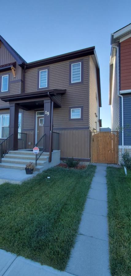 Delightful 1-Bedroom Private Suite In A New Home Calgary Exterior photo